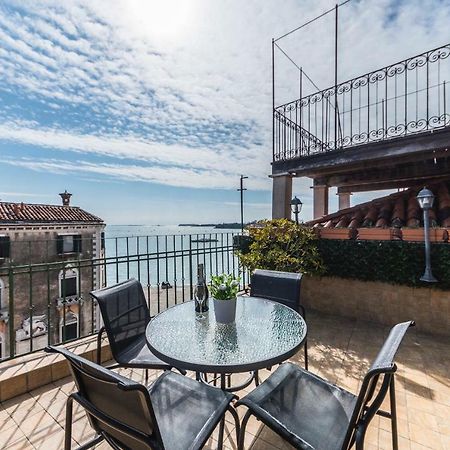 Ca' Delfina Holiday Home Venesia Bagian luar foto