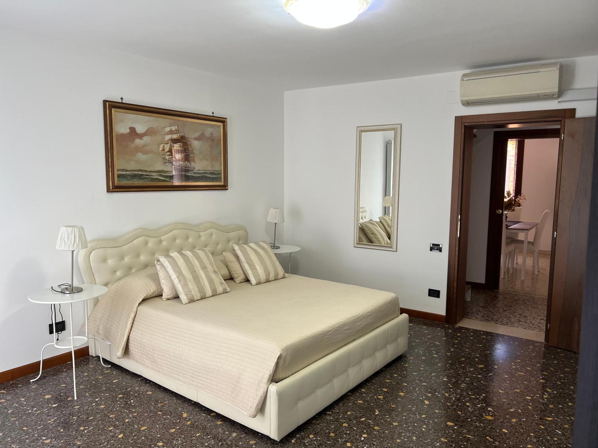 Ca' Delfina Holiday Home Venesia Bagian luar foto
