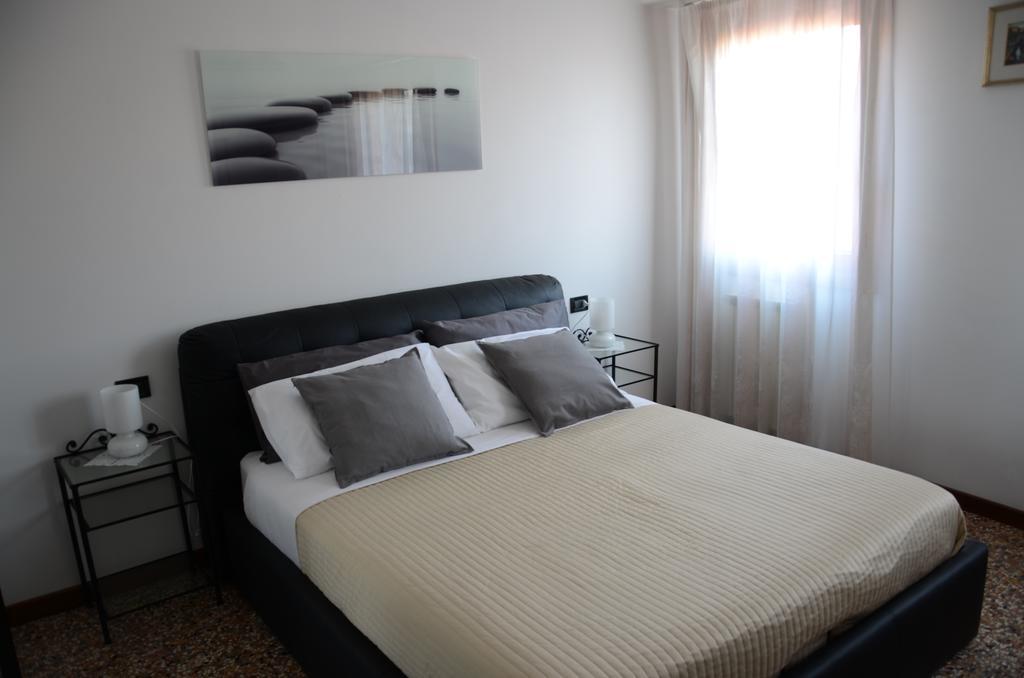 Ca' Delfina Holiday Home Venesia Ruang foto