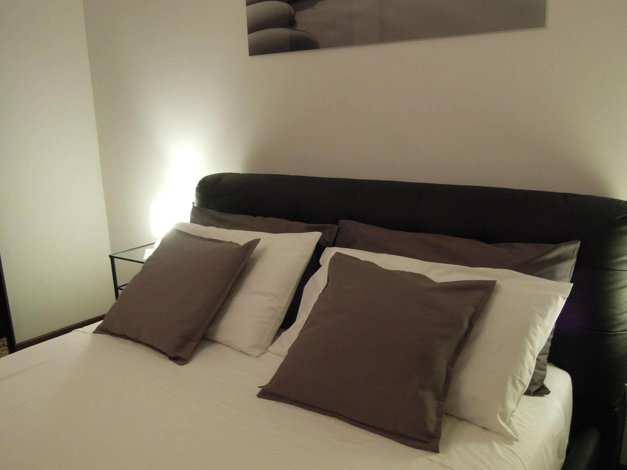 Ca' Delfina Holiday Home Venesia Bagian luar foto