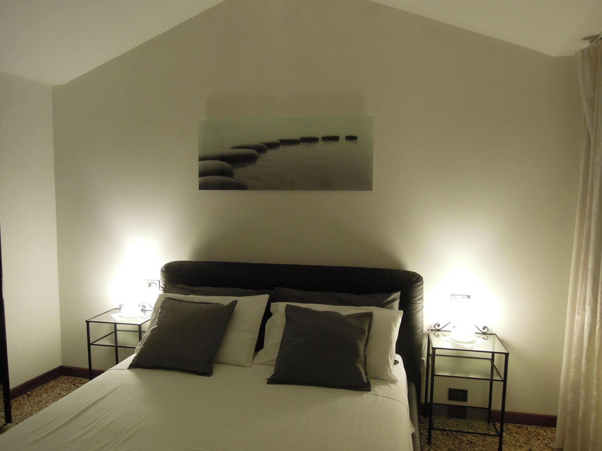Ca' Delfina Holiday Home Venesia Bagian luar foto
