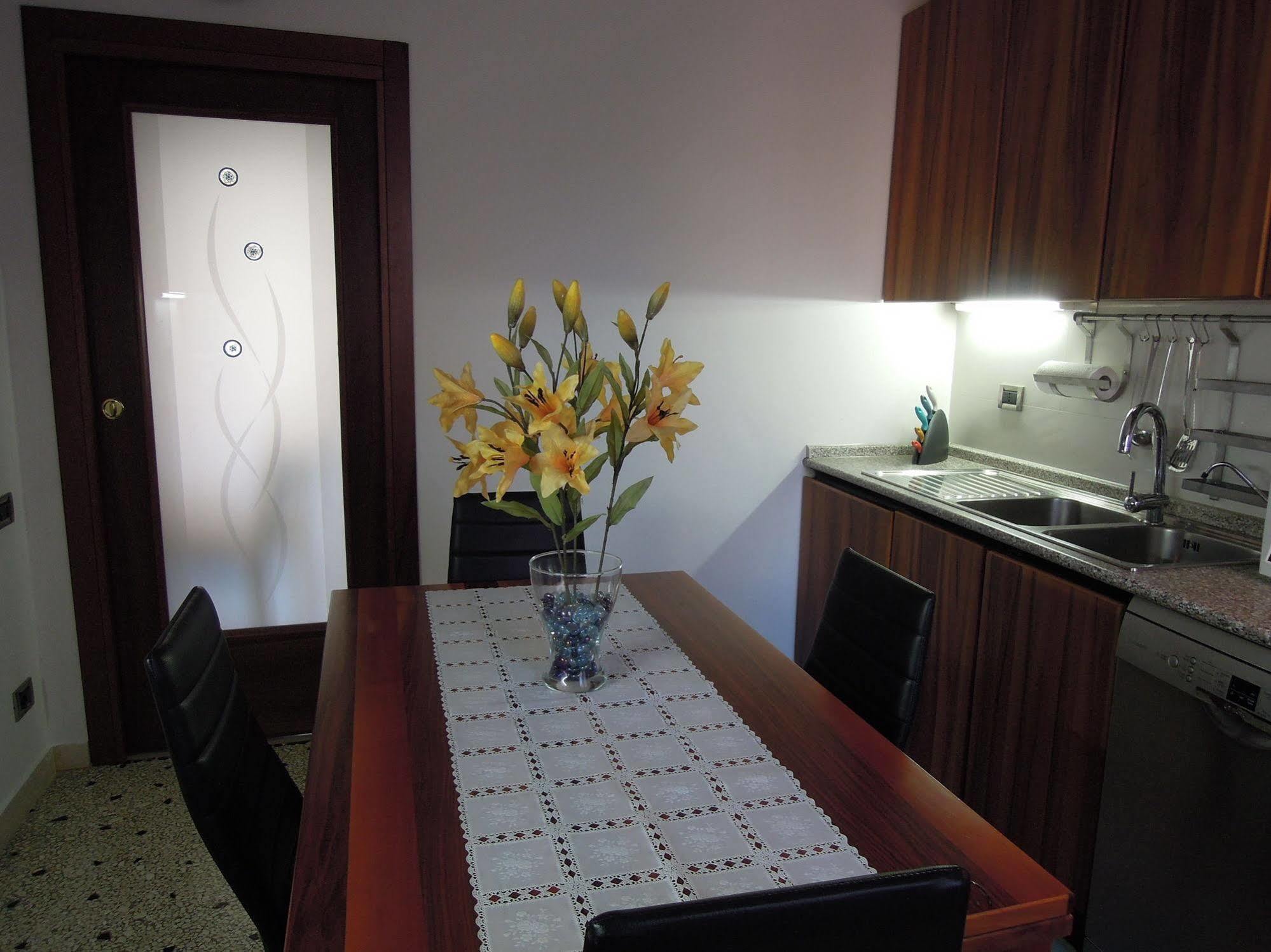 Ca' Delfina Holiday Home Venesia Bagian luar foto