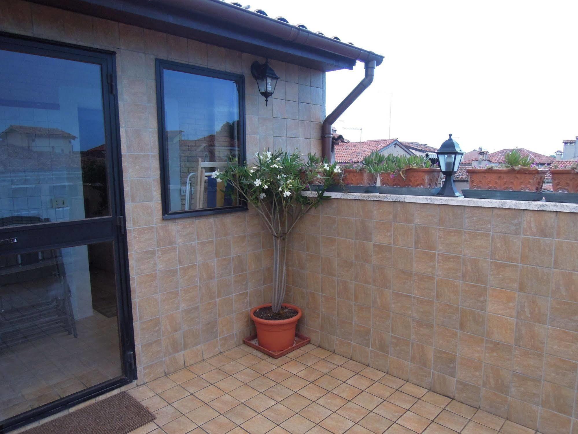 Ca' Delfina Holiday Home Venesia Bagian luar foto