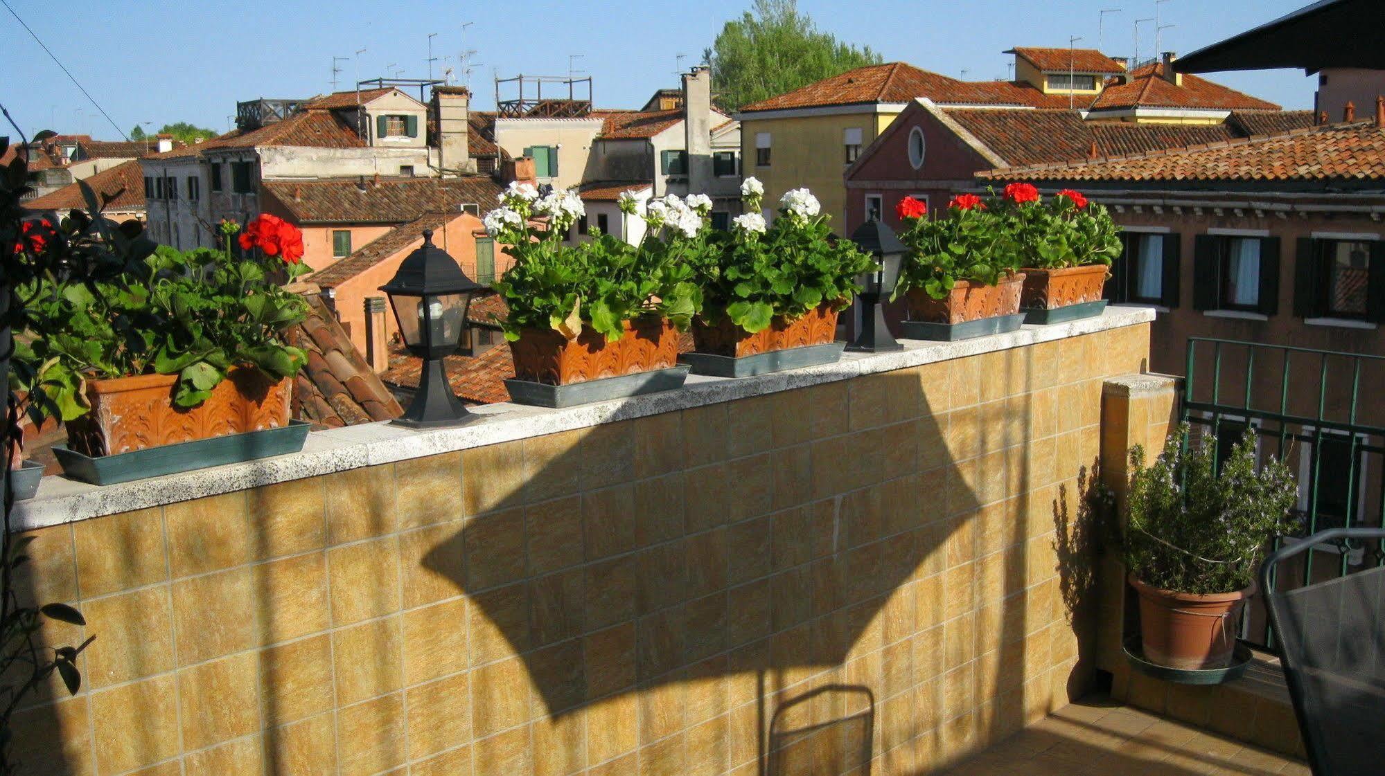 Ca' Delfina Holiday Home Venesia Bagian luar foto