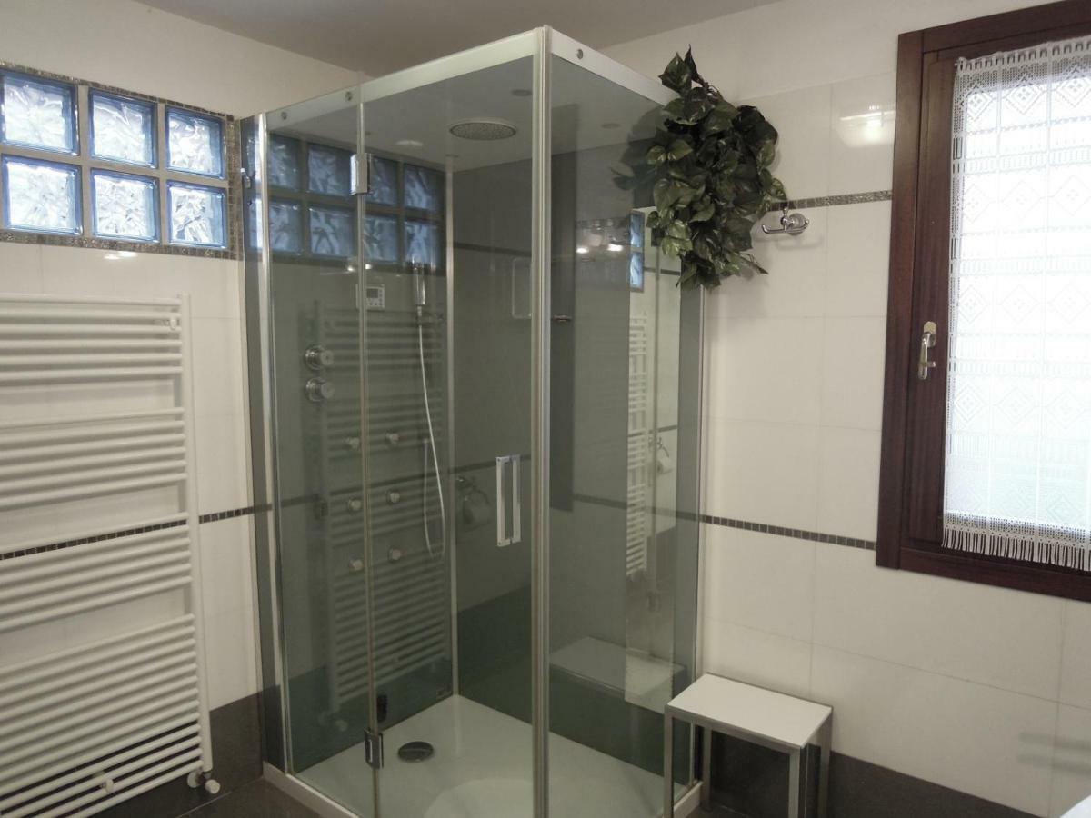 Ca' Delfina Holiday Home Venesia Bagian luar foto