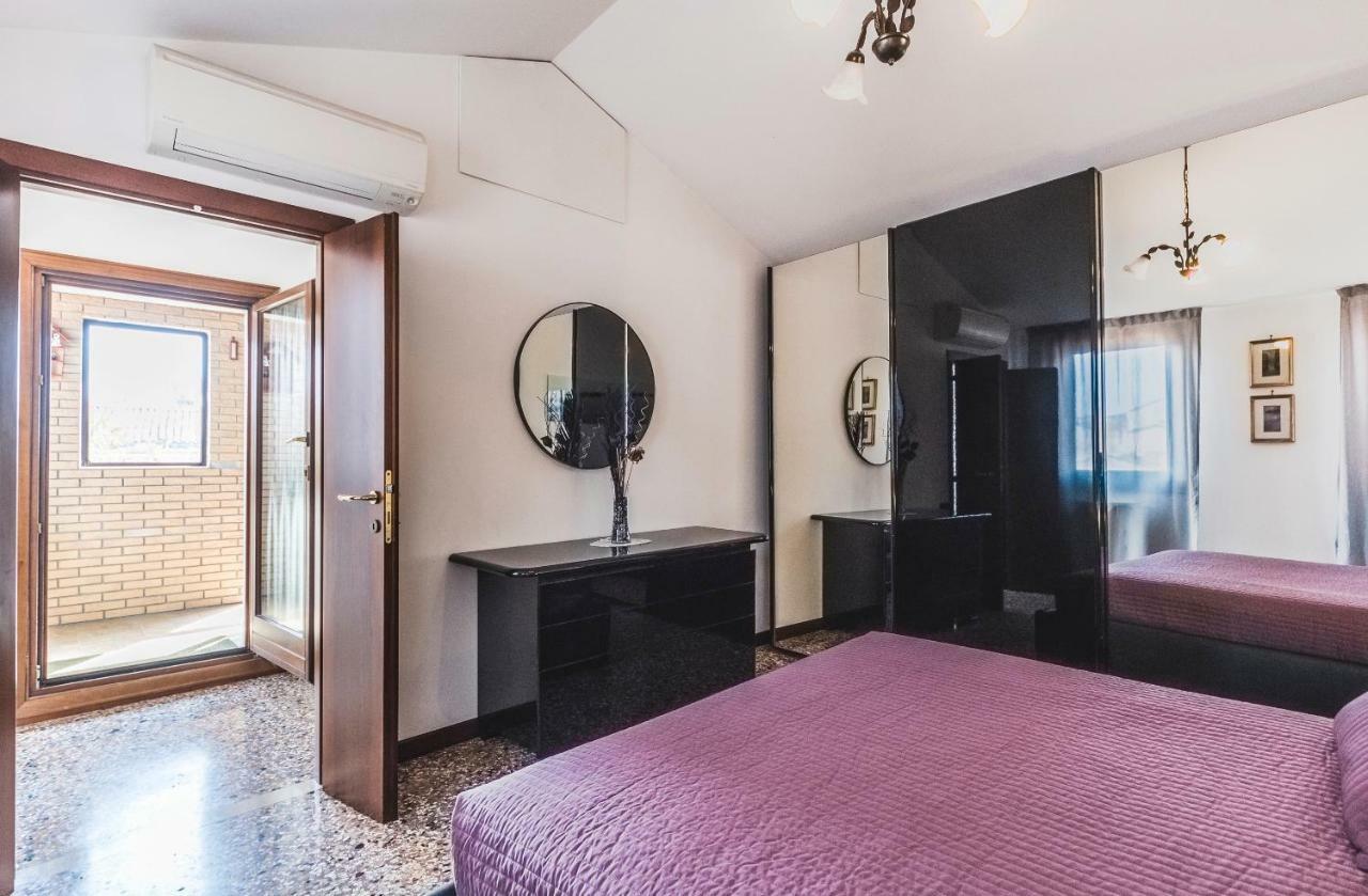 Ca' Delfina Holiday Home Venesia Bagian luar foto